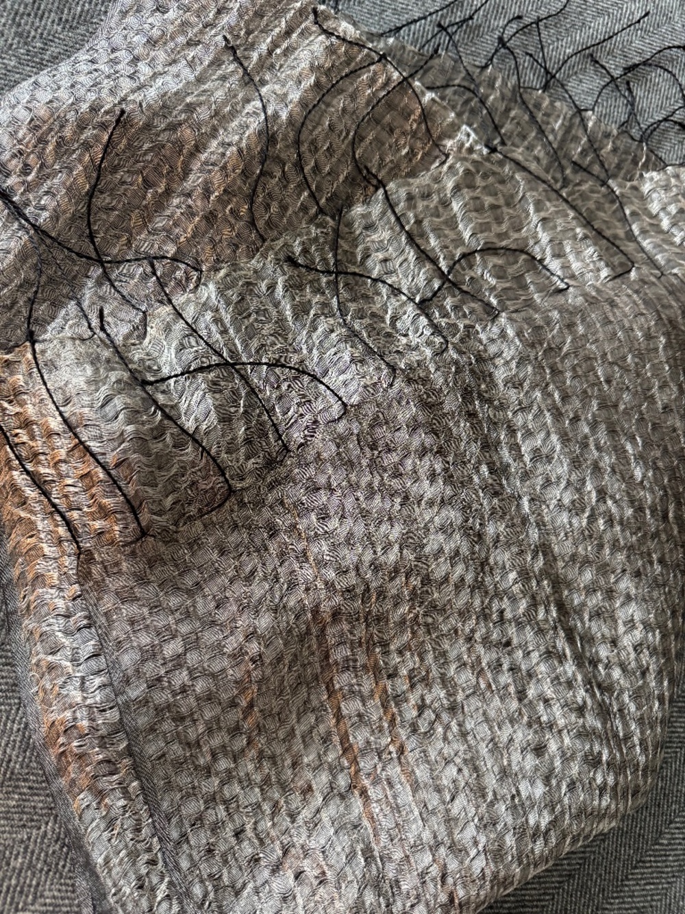 NWOT, ROOST, STUNNING ALCHEMY SCARF, LIGHTLY WOVEN PEWTER METALLIC W/FRINGE ENDS - Picture 7 of 12